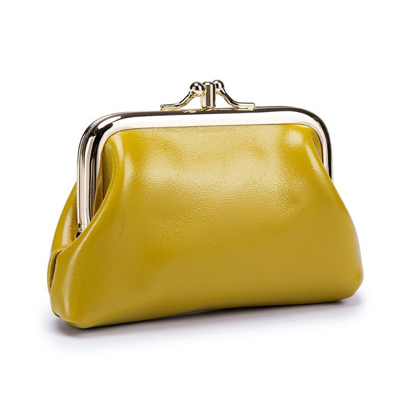 Genuine leather retro double clip change bag, small first layer oil wax leather coin storage bag, fashionable red envelope and gold bag.
Genuine leather retro double clip change bag, small first layer oil wax leather coin storage bag, fashionable red envelope and gold bag.