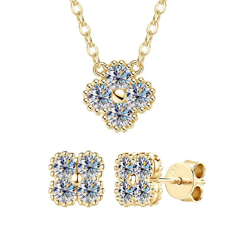 Gold Plated 925 Silver 3mm Moissanite Necklace Earrings Bracelet Sets 3 In 1 Clover Flower Charm Jewelry Set for Women Gift 45-50CM
Gold Plated 925 Silver 3mm Moissanite Necklace Earrings Bracelet Sets 3 In 1 Clover Flower Charm Jewelry Set for Women Gift 45-50CM