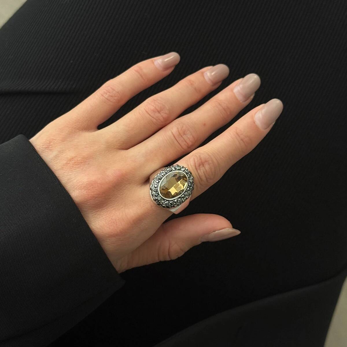 SHIXIN Luxury Large Elliptical Acrylic Rhinestone Open Rings for Women Retro Chunky Metal Geometric Wide Knuckle Ring Lady Gift
SHIXIN Luxury Large Elliptical Acrylic Rhinestone Open Rings for Women Retro Chunky Metal Geometric Wide Knuckle Ring Lady Gift