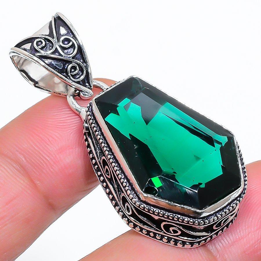 Этническая ювелирная подвеска ручной работы в форме гроба, хром-диопсид, драгоценный камень, 1,77 дюйма, VR-3080
Этническая ювелирная подвеска ручной работы в форме гроба, хром-диопсид, драгоценный камень, 1,77 дюйма, VR-3080