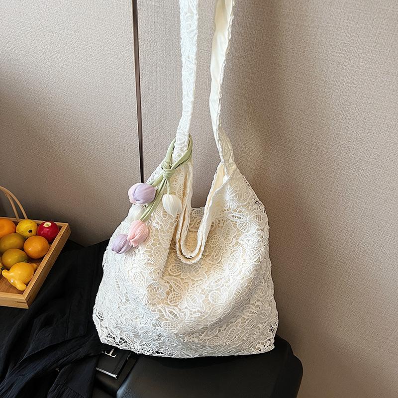 Pastoral bag lace summer gentle fairy large capacity shoulder bag underarm messenger bag
Pastoral bag lace summer gentle fairy large capacity shoulder bag underarm messenger bag