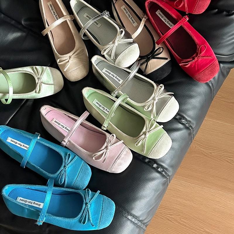 Silver bag head fashion women s shoes wear 2024 new summer height increase bow with skirt one pedal single shoes 35
Silver bag head fashion women s shoes wear 2024 new summer height increase bow with skirt one pedal single shoes 35