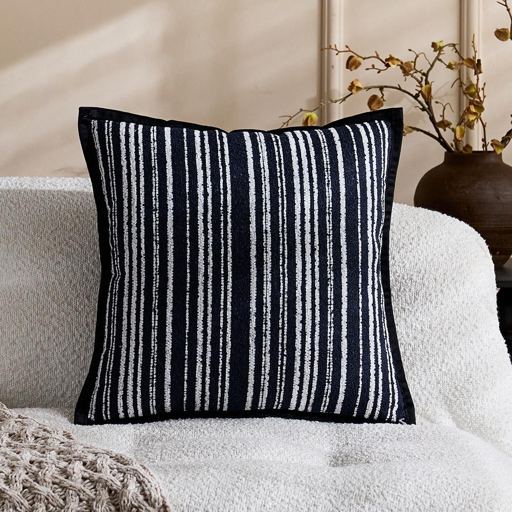 Retro light luxury modern premium chenille pillow cover room living room sofa bedside backrest cushion pillow waist pillow 45x45-single pillowcase
Retro light luxury modern premium chenille pillow cover room living room sofa bedside backrest cushion pillow waist pillow 45x45-single pillowcase