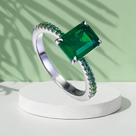 Lulu Tongzhu S925 Silver Green Zircon Ring: European & American Style, Daily Wear, Versatile 6x8 Design for Women. Size 7
Lulu Tongzhu S925 Silver Green Zircon Ring: European & American Style, Daily Wear, Versatile 6x8 Design for Women. Size 7