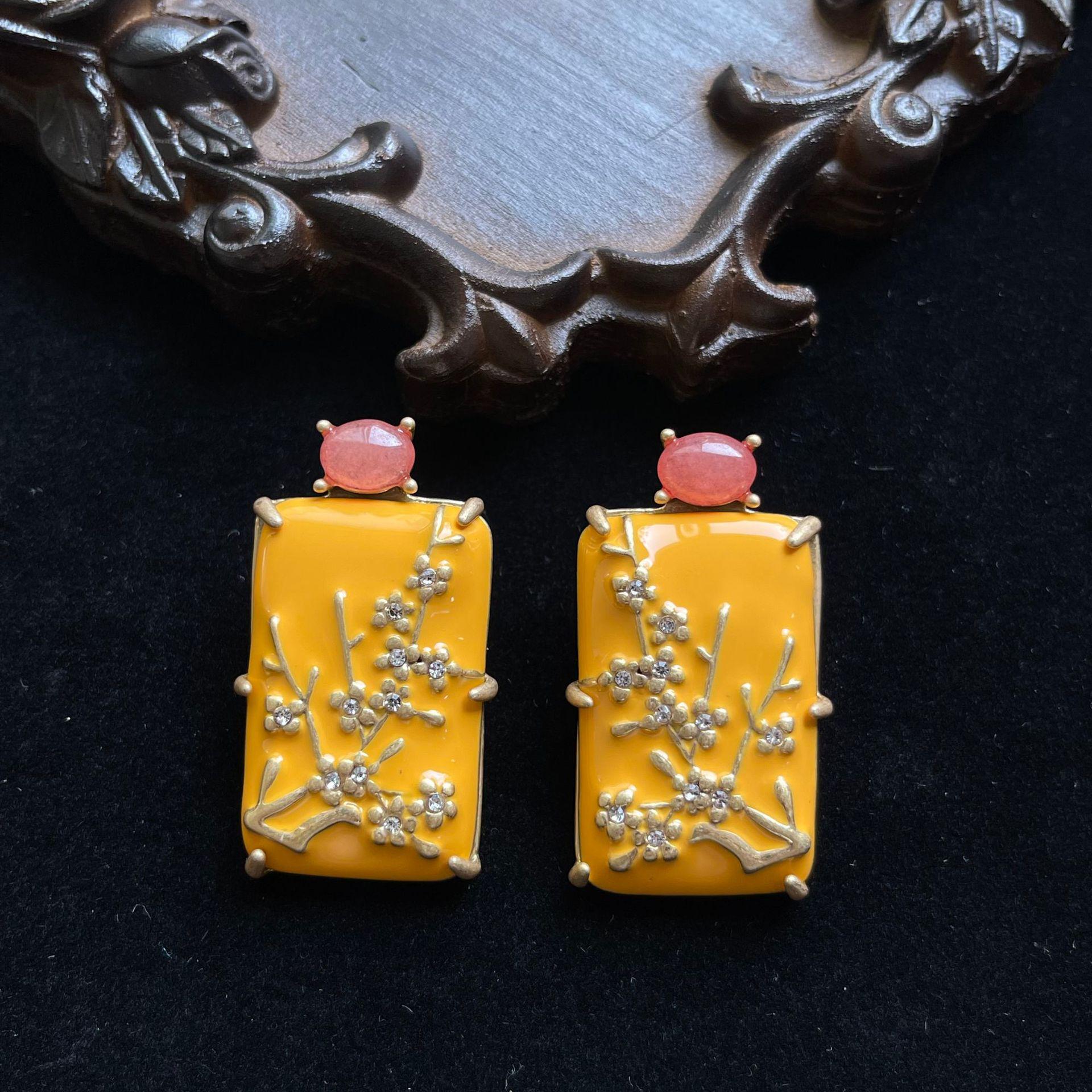 Vintage Plum Blossom Chinese-Style Earrings: 925 Silver Needle, Brass Enamel & Natural Stones for Women
Vintage Plum Blossom Chinese-Style Earrings: 925 Silver Needle, Brass Enamel & Natural Stones for Women