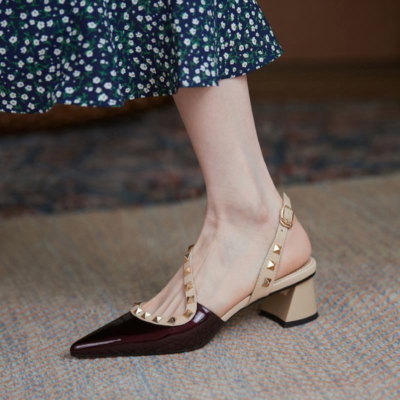 Baotou sandals women s spring and summer new women s middle heel pointed head patent leather rear empty thick heel rivet high heels 34
Baotou sandals women s spring and summer new women s middle heel pointed head patent leather rear empty thick heel rivet high heels 34