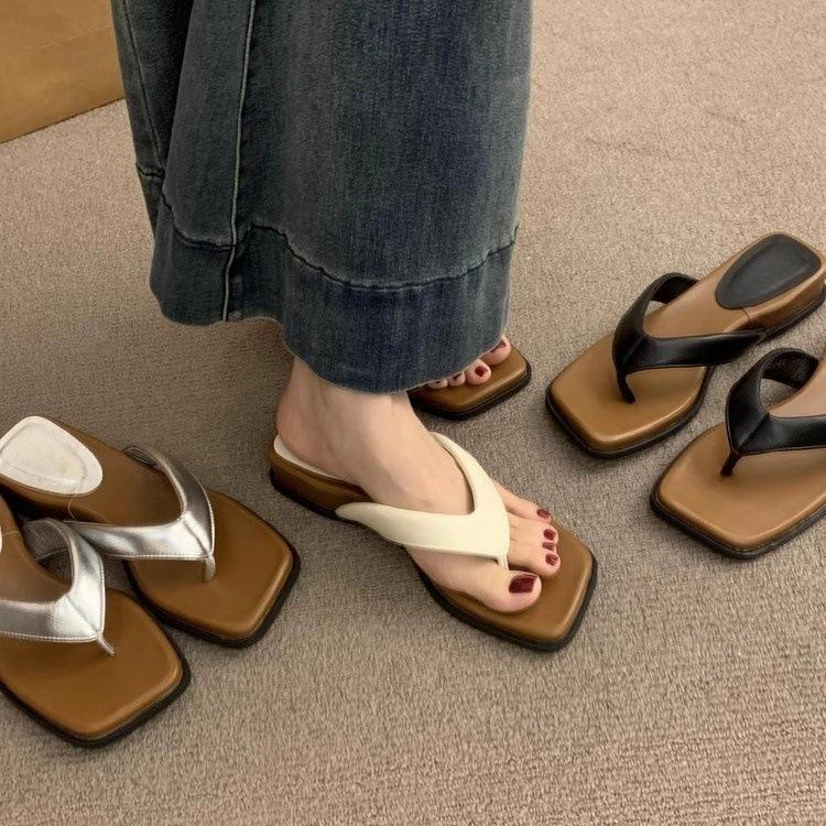 Soft-soled cool slippers women wear silver flip-flops platform-soled sandals beach shoes women 40
Soft-soled cool slippers women wear silver flip-flops platform-soled sandals beach shoes women 40