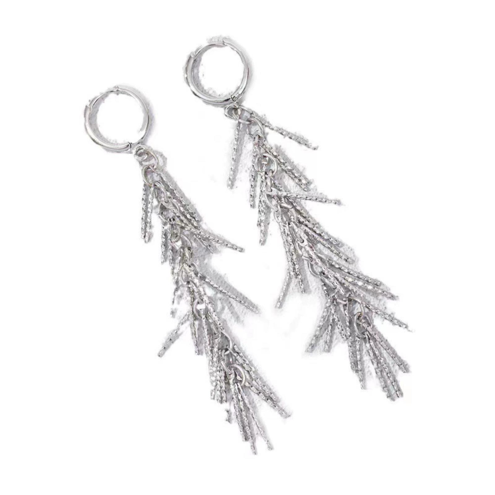 Long Dangle Earrings with Clip On Closure Lightweight Statement Jewelry for Women Fashion Accessories Elegant Design One Size
Long Dangle Earrings with Clip On Closure Lightweight Statement Jewelry for Women Fashion Accessories Elegant Design One Size