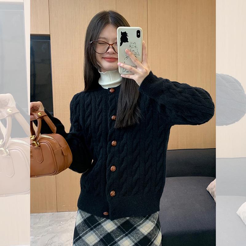 Women s Blue Knit Cardigan Coat - Loose Korean Style, Early Autumn, Long Sleeve Sweater Large
Women s Blue Knit Cardigan Coat - Loose Korean Style, Early Autumn, Long Sleeve Sweater Large
