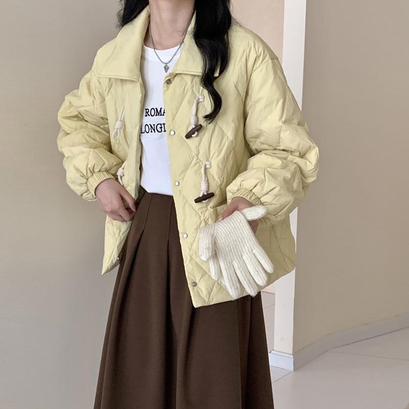 Corner buckle short down jacket women s 2024 winter Korean sweet lapel small white duck down thin coat tide S
Corner buckle short down jacket women s 2024 winter Korean sweet lapel small white duck down thin coat tide S