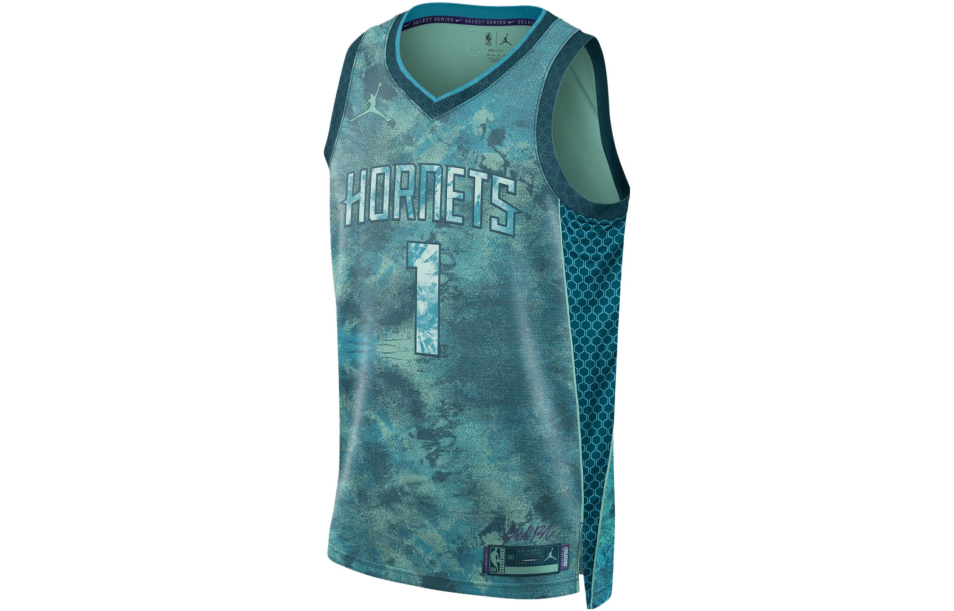 Майка Nike NBA Ламело Болл Хорнетс 2023 FD4104-305 XXXL
Майка Nike NBA Ламело Болл Хорнетс 2023 FD4104-305 XXXL