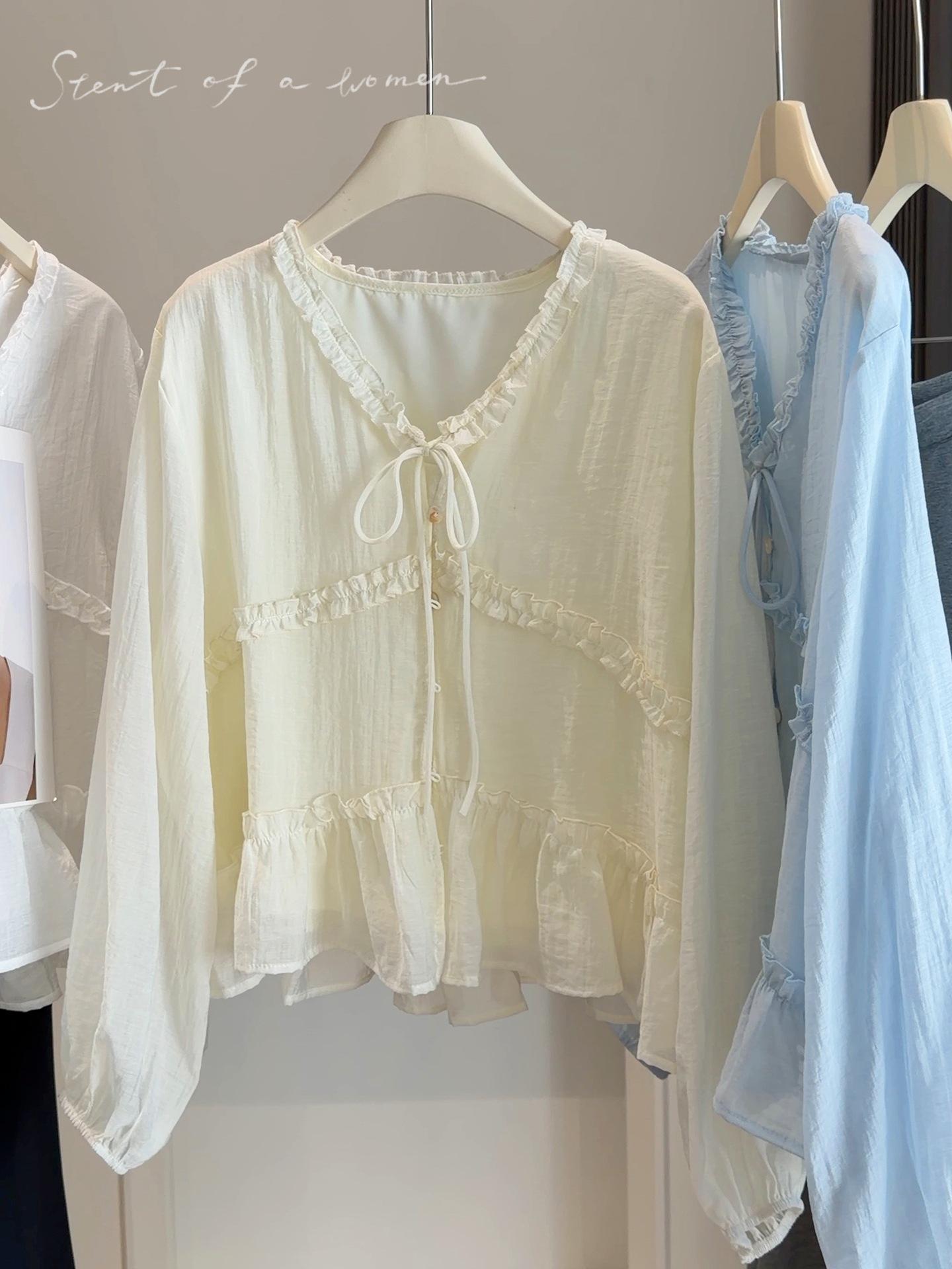 Versatile Age-Reducing Women s Ruffle Tie-Up Long-Sleeve Shirt - Flattering Loose Base Layer Top for Early Spring One Size
Versatile Age-Reducing Women s Ruffle Tie-Up Long-Sleeve Shirt - Flattering Loose Base Layer Top for Early Spring One Size