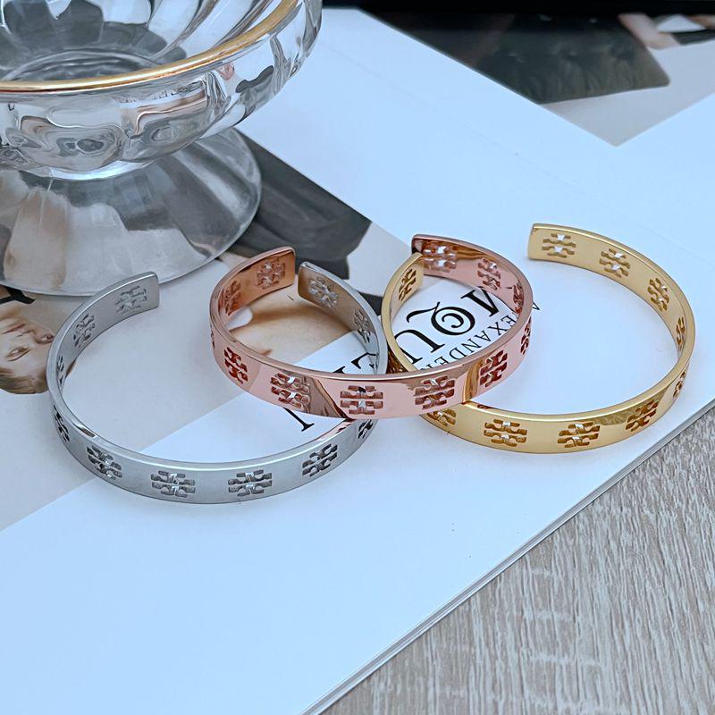 European & American Fashion Open Metal Bangle with Hollow English Letter Design платиновый
European & American Fashion Open Metal Bangle with Hollow English Letter Design платиновый