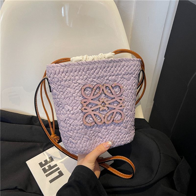 Super Fire Straw Bucket Bag for Women 2025 New Seaside Vacation Shoulder Small Bag Raffia Artistic Woven Bag Purple
Super Fire Straw Bucket Bag for Women 2025 New Seaside Vacation Shoulder Small Bag Raffia Artistic Woven Bag Purple