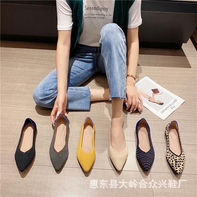 Comfortable large-size fly-knitted women s shoes knitted flat-bottomed pointed-tip breathable woven soft-soled autumn shallow-mouth flat-heeled single 34 чорний
Comfortable large-size fly-knitted women s shoes knitted flat-bottomed pointed-tip breathable woven soft-soled autumn shallow-mouth flat-heeled single 34 чорний