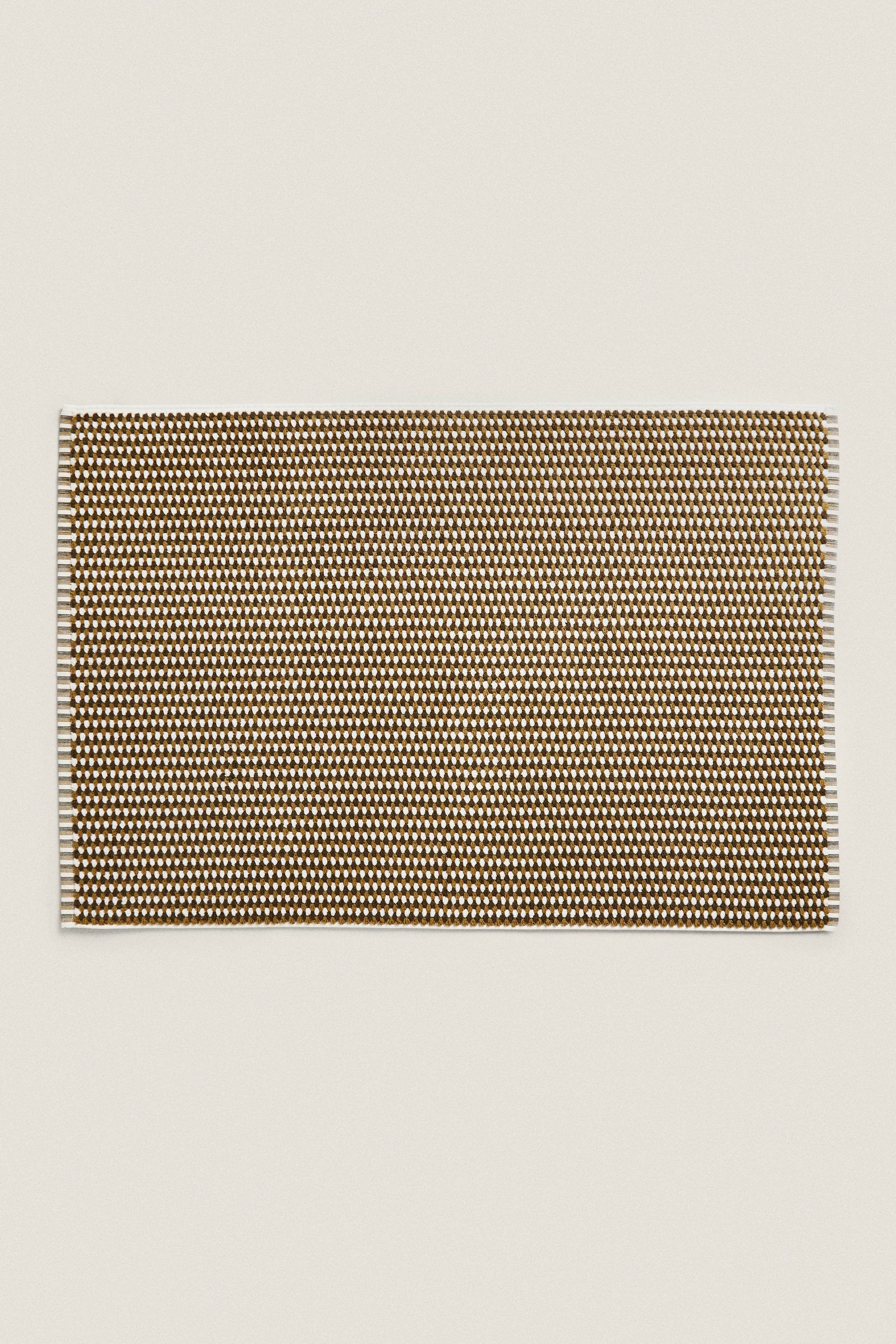 НЕСКОЛЬЗЯЩИЙ КОВрик ДЛЯ ВАННЫ
НЕСКОЛЬЗЯЩИЙ КОВрик ДЛЯ ВАННЫ