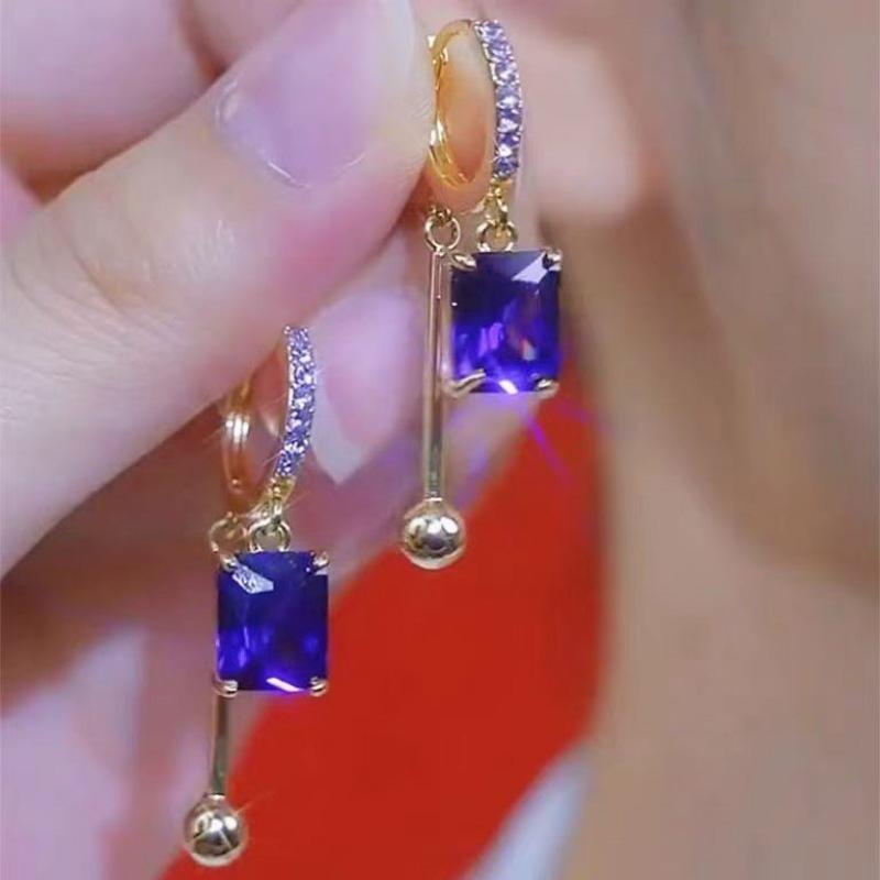 New Exquisite Purple Square Crystal Earrings For Women Fashionable Personalized Daily Accessory Party Zircon Birthday Gifts
New Exquisite Purple Square Crystal Earrings For Women Fashionable Personalized Daily Accessory Party Zircon Birthday Gifts