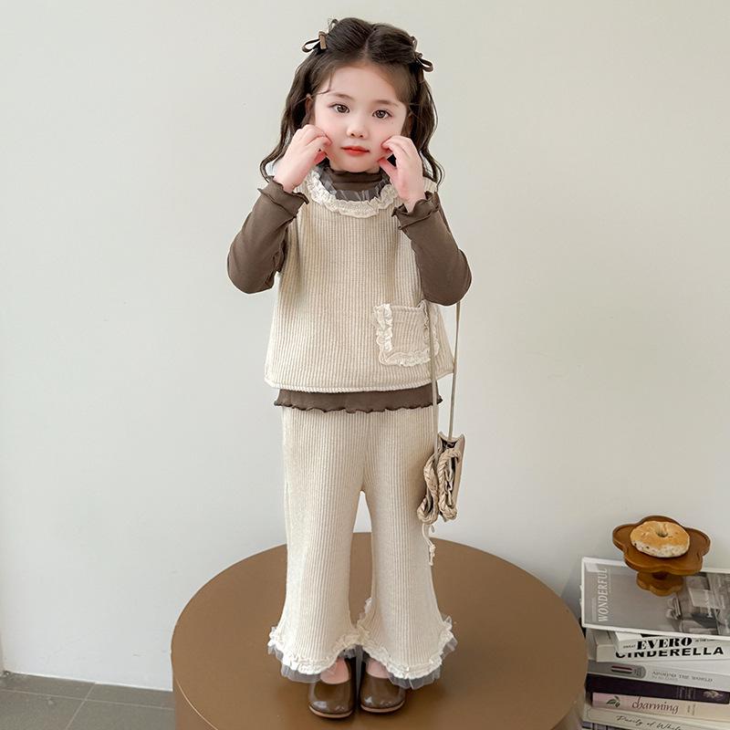 Набір одягу для дівчинки в корейському стилі Meng Tang Tang з мереживною обробкою - Весняно-осінній комплект з трьох предметів 100 cm бежевий
Набір одягу для дівчинки в корейському стилі Meng Tang Tang з мереживною обробкою - Весняно-осінній комплект з трьох предметів 100 cm бежевий