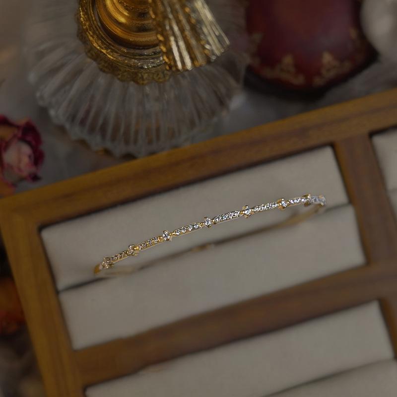 S925 Sterling Silver Women s Bracelet - Light Luxury Korean Style Open Bangle with Personality Fashion 925 Silver
S925 Sterling Silver Women s Bracelet - Light Luxury Korean Style Open Bangle with Personality Fashion 925 Silver