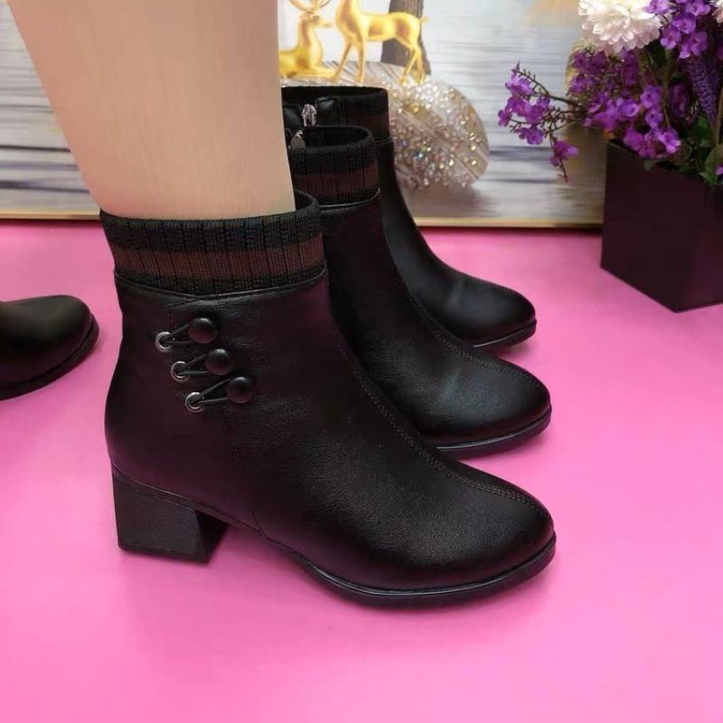 Новый стиль ботинок из натуральной мягкой кожи на наклонной подошве с флисовой подкладкой, нескользящая и износостойкая мягкая подошва, женские ботинки 38 чёрный
Новый стиль ботинок из натуральной мягкой кожи на наклонной подошве с флисовой подкладкой, нескользящая и износостойкая мягкая подошва, женские ботинки 38 чёрный