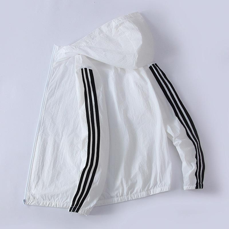Summer Sun Protection Jacket: Breathable Casual Skin Coat for Men - Trendy Outdoor Windbreaker L
Summer Sun Protection Jacket: Breathable Casual Skin Coat for Men - Trendy Outdoor Windbreaker L