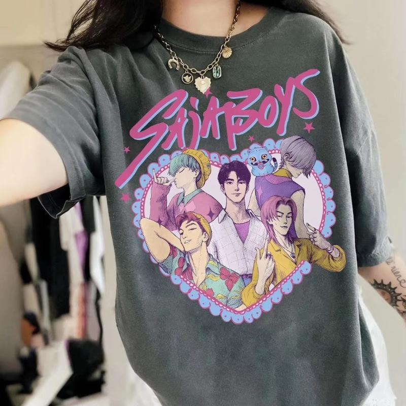 Retro SajaBoys Kpop Demon Hunters T-Shirt Kpop Boy Band Shirt Gift for Fans Graphic Short Sleeve Shirt Men and Women Summer 4XL
Retro SajaBoys Kpop Demon Hunters T-Shirt Kpop Boy Band Shirt Gift for Fans Graphic Short Sleeve Shirt Men and Women Summer 4XL