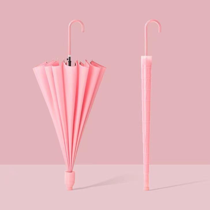 Новый 16-спицевый маленький свежий простой модный креативный зонт-автомат с изогнутой ручкой, водонепроницаемый чехол для зонта 23 inches.
Новый 16-спицевый маленький свежий простой модный креативный зонт-автомат с изогнутой ручкой, водонепроницаемый чехол для зонта 23 inches.