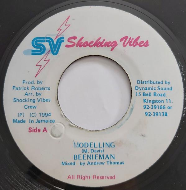 7inch Record BEENIE MAN - Modelling NONE Shocking Vibes 1994 Jamaica Reggae, Ska & Dub Used
7inch Record BEENIE MAN - Modelling NONE Shocking Vibes 1994 Jamaica Reggae, Ska & Dub Used