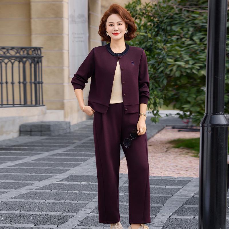 Autumn 2026 Stylish Two-Piece Suit for Middle-Aged & Elderly Women 2XL вина червоного кольору
Autumn 2026 Stylish Two-Piece Suit for Middle-Aged & Elderly Women 2XL вина червоного кольору