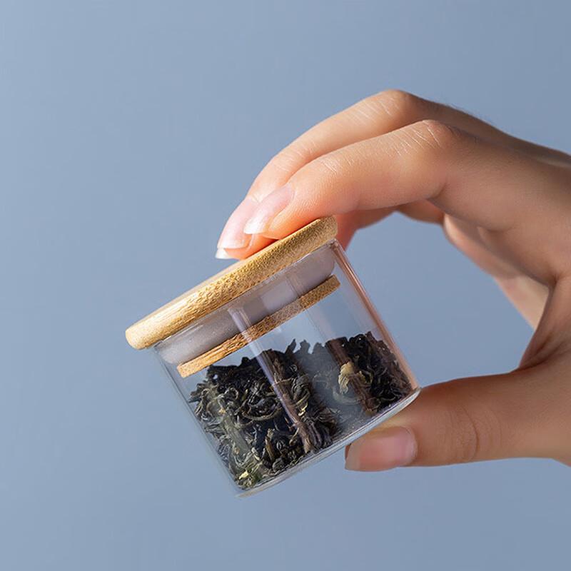 Pabei Portable Glass Tea Caddy
Pabei Portable Glass Tea Caddy