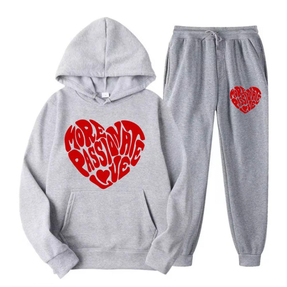 Осенний женский худи и брюки, комплект из двух предметов, флисовый, с карманом, свободный свитшот, одежда со спортивной графикой в виде красных сердец 3XL
Осенний женский худи и брюки, комплект из двух предметов, флисовый, с карманом, свободный свитшот, одежда со спортивной графикой в виде красных сердец 3XL