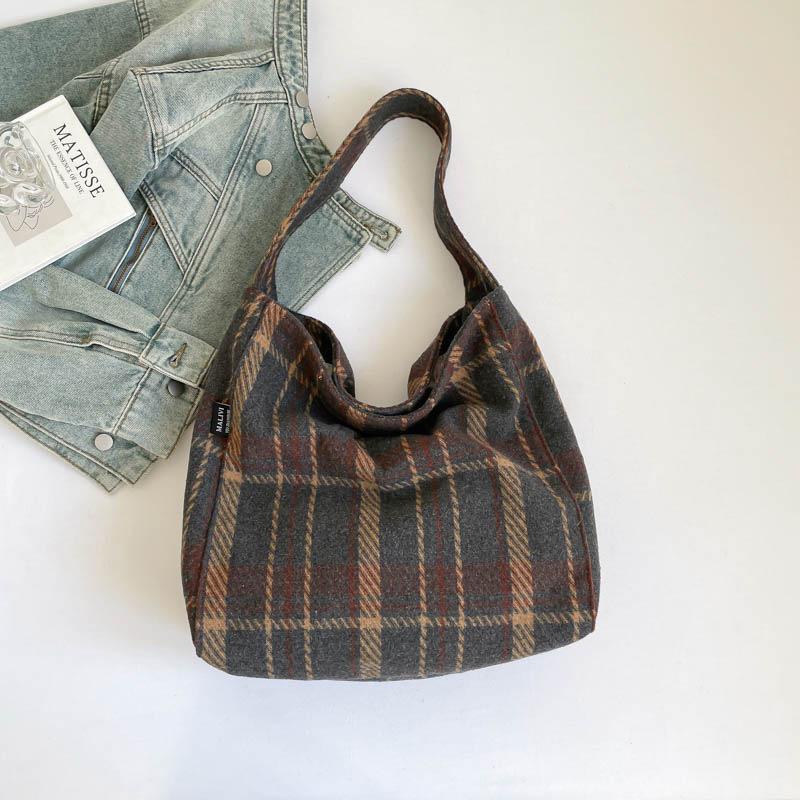New Women Shoulder Bag Large Capacity Plaid Storage Bags Texture Simple and Versatile Vintage Handle Bag for Work School Commute кавовий
New Women Shoulder Bag Large Capacity Plaid Storage Bags Texture Simple and Versatile Vintage Handle Bag for Work School Commute кавовий