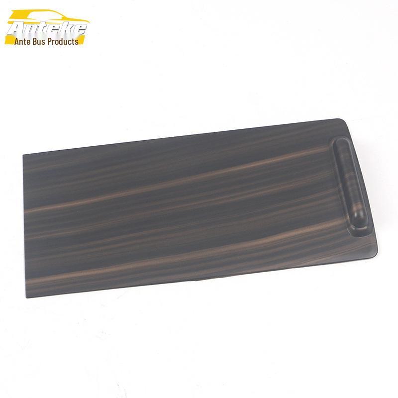 Teramont Панель переключения передач и Декоративная рамка подстаканника на консоли
Teramont Панель переключения передач и Декоративная рамка подстаканника на консоли