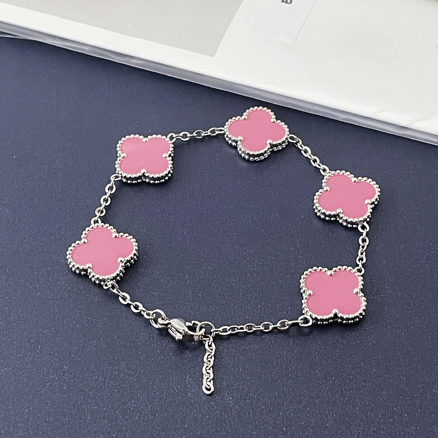 Высококачественный браслет из титановой стали с четырехлистным клевером 15 мм, удачные цветы, легкая роскошь, тренд, сеть, красный, ощущение премиальности, не теряет цвет, браслет женский
Высококачественный браслет из титановой стали с четырехлистным клевером 15 мм, удачные цветы, легкая роскошь, тренд, сеть, красный, ощущение премиальности, не теряет цвет, браслет женский