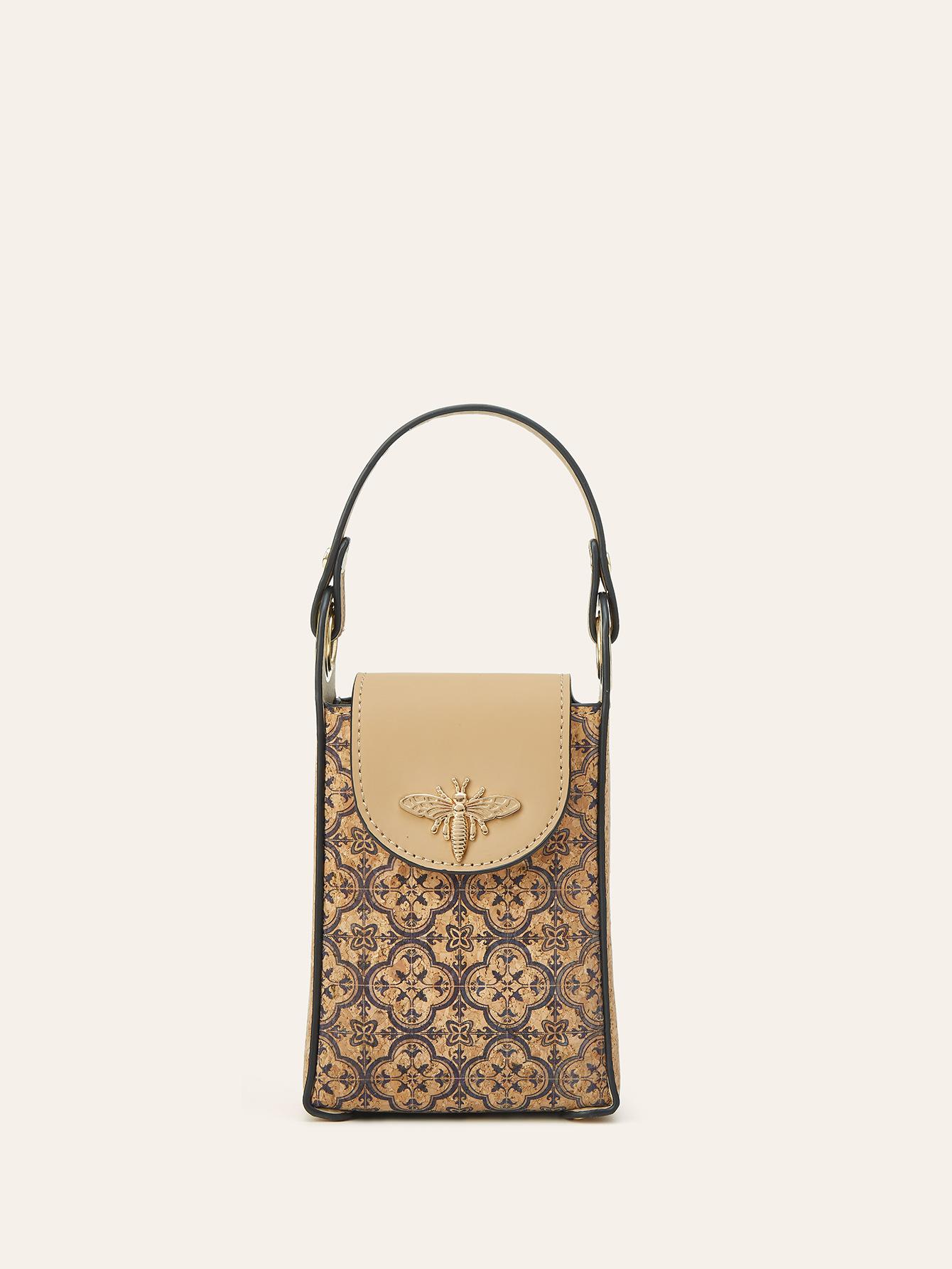Bohemian new fashion printing multi-element printing honey decoration vertical change handbag
Bohemian new fashion printing multi-element printing honey decoration vertical change handbag