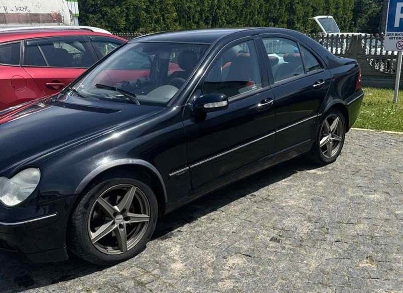 Накладки на арки SD (4 шт, чорні, ABS-пластик) для Mercedes C-class W203 2000-2007 рр.
Накладки на арки SD (4 шт, чорні, ABS-пластик) для Mercedes C-class W203 2000-2007 рр.