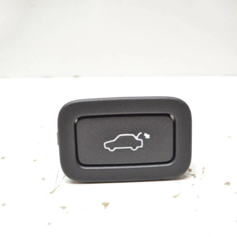 Кнопка відкривання задніх дверей з електроприводом LR025424 Для Range Rover Evoque 2012 - 2019
Кнопка відкривання задніх дверей з електроприводом LR025424 Для Range Rover Evoque 2012 - 2019