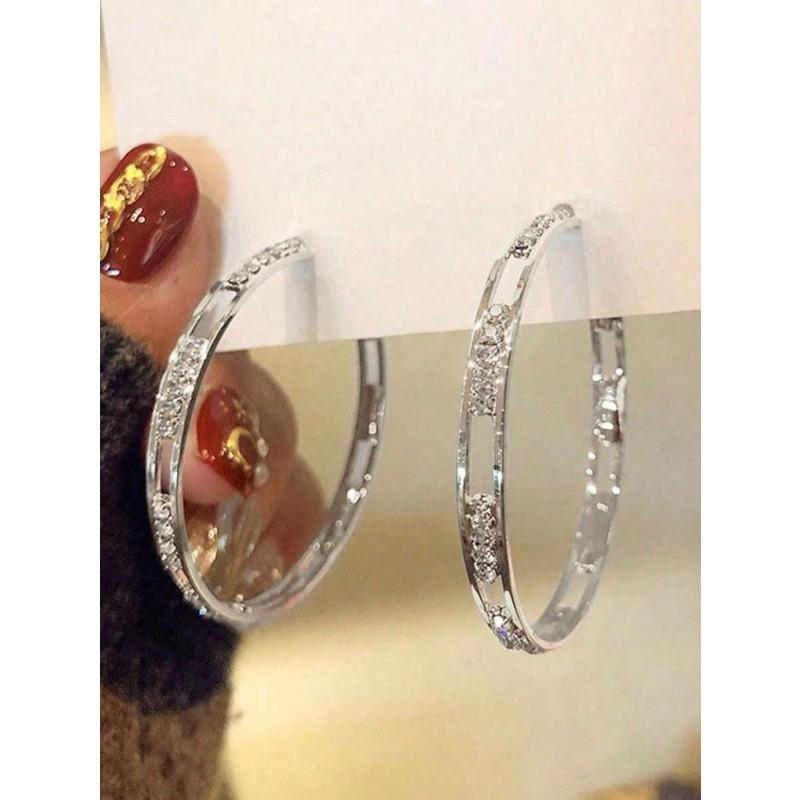 Hollow Geometric Cubic Zirconia Hoop Earrings, Lightweight Luxury Copper Gold Tone, Suitable for Party, Gathering, Ball, Gift, Daily Outfit Accessory B10440-2 срібний
Hollow Geometric Cubic Zirconia Hoop Earrings, Lightweight Luxury Copper Gold Tone, Suitable for Party, Gathering, Ball, Gift, Daily Outfit Accessory B10440-2 срібний