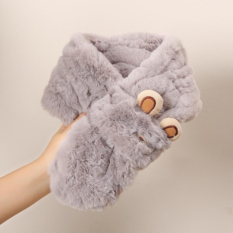 Cute warm plush scarf in winter, light luxury high-end scarf in Korean atmosphere, thickened female student in winter
Cute warm plush scarf in winter, light luxury high-end scarf in Korean atmosphere, thickened female student in winter