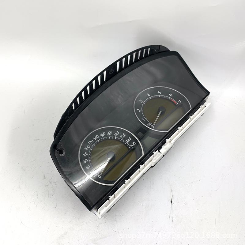 BMW 7 серии E66 730/740 Тахометр и приборная панель
BMW 7 серии E66 730/740 Тахометр и приборная панель