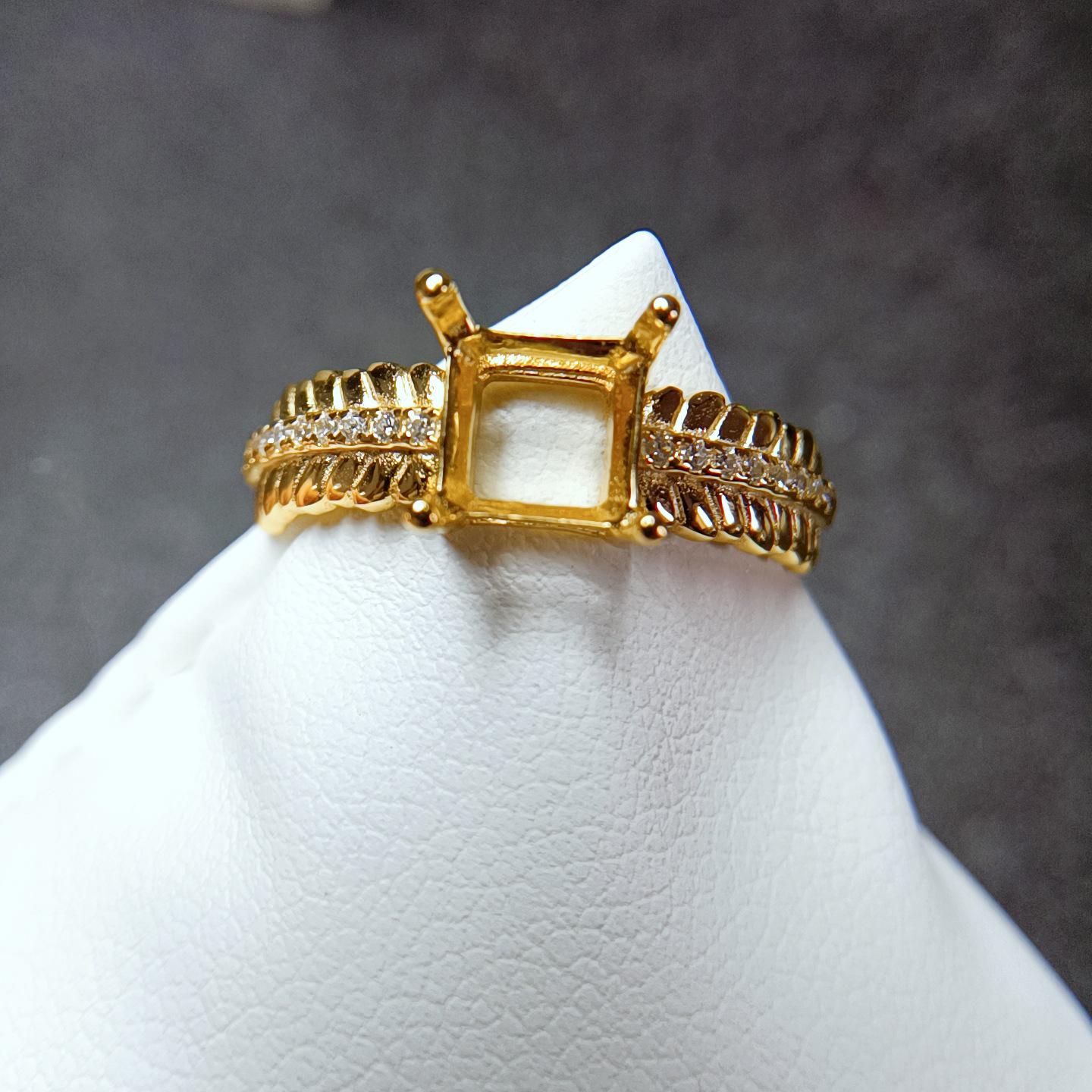 Women s Fashion S925 Silver Ring Beveled Square Setting in White or Rose Gold Color, 3/5/6mm. Gold Beveled Square 3mm
Women s Fashion S925 Silver Ring Beveled Square Setting in White or Rose Gold Color, 3/5/6mm. Gold Beveled Square 3mm
