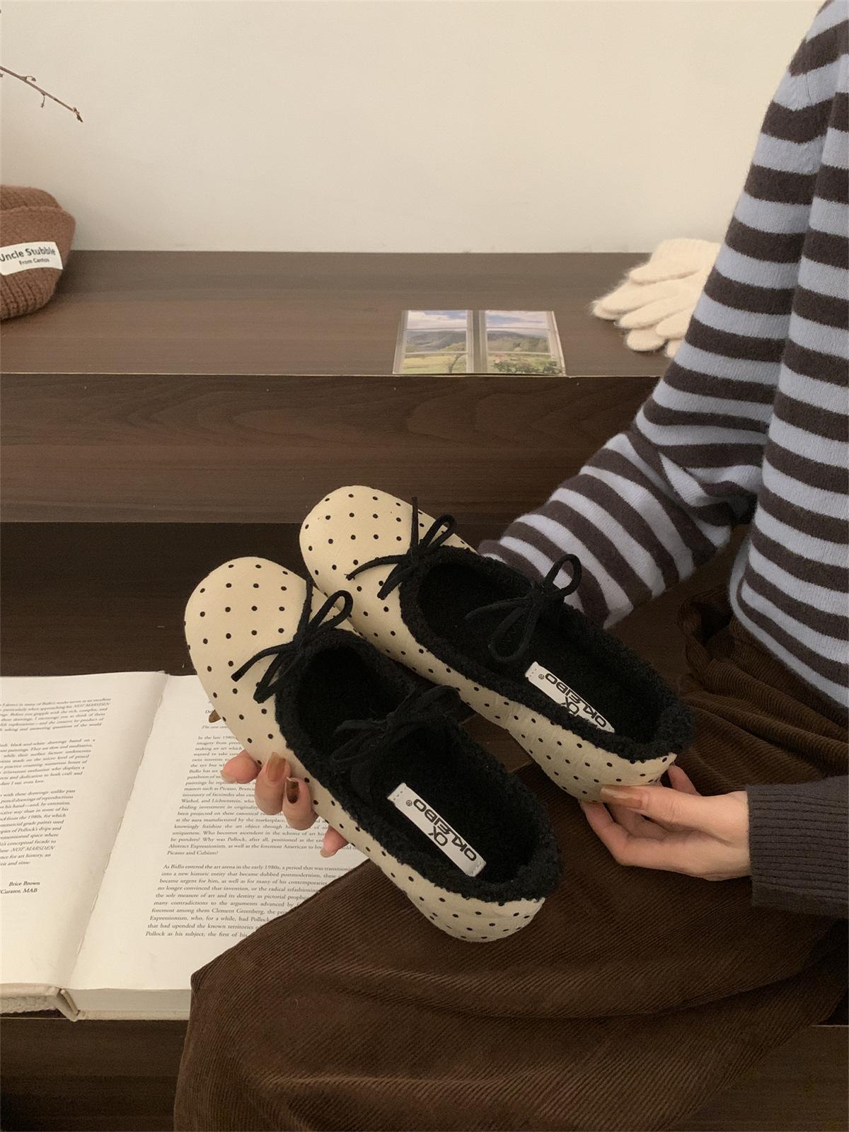 Hairy shoes female winter wear French fairy wind bow grandma shoes flat beanie shoes velvet warm cotton shoes female 39
Hairy shoes female winter wear French fairy wind bow grandma shoes flat beanie shoes velvet warm cotton shoes female 39