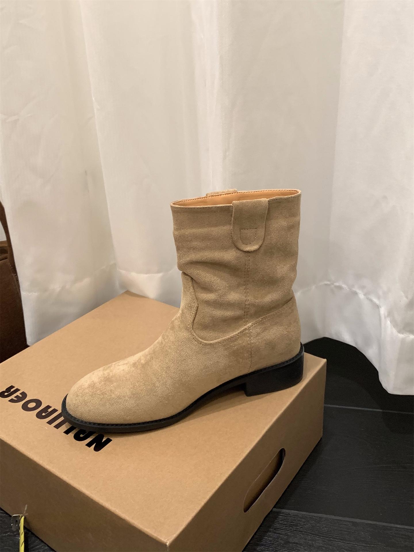 Coarse Heel Vintage Suede Black Martin Boots Women s Shoes 2025 Chelsea Sleeve Khaki Short Boots Spring and Autumn Single Boots 39
Coarse Heel Vintage Suede Black Martin Boots Women s Shoes 2025 Chelsea Sleeve Khaki Short Boots Spring and Autumn Single Boots 39