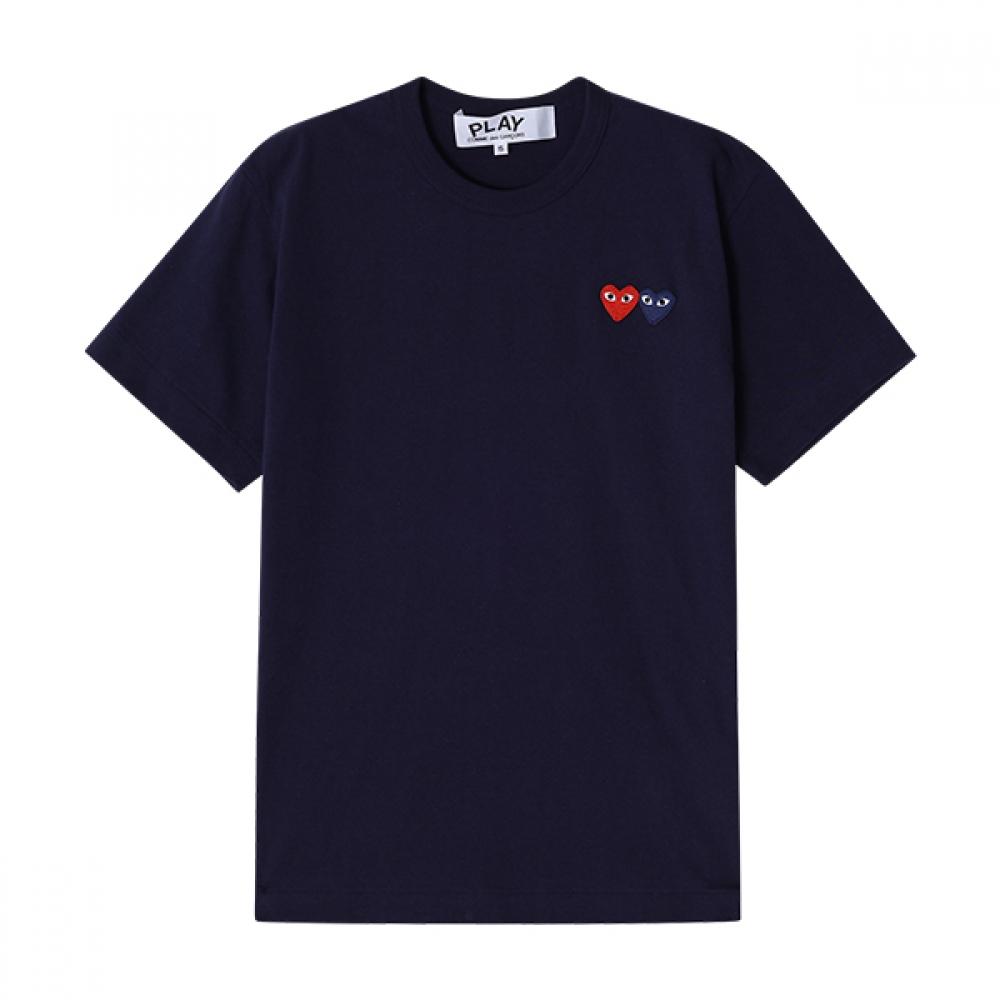 Comme DeS Gar OnS Play Double HearT Wappen Men S ShorT Sleeve T ShirT p1T226 2 Ax T226 051 2 P1T226 2 (L)
Comme DeS Gar OnS Play Double HearT Wappen Men S ShorT Sleeve T ShirT p1T226 2 Ax T226 051 2 P1T226 2 (L)