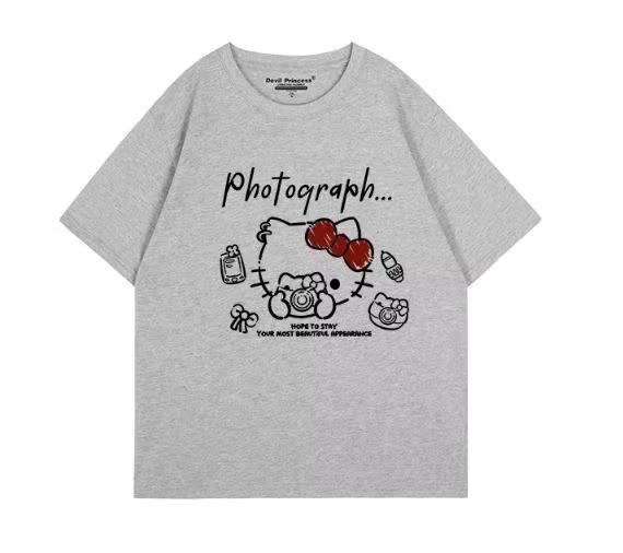 2026 Summer Hello Kitty Photograph Tshirt High Quality 100 Cotton Camera Print Unisex Casual Tee for Adults Kids S
2026 Summer Hello Kitty Photograph Tshirt High Quality 100 Cotton Camera Print Unisex Casual Tee for Adults Kids S