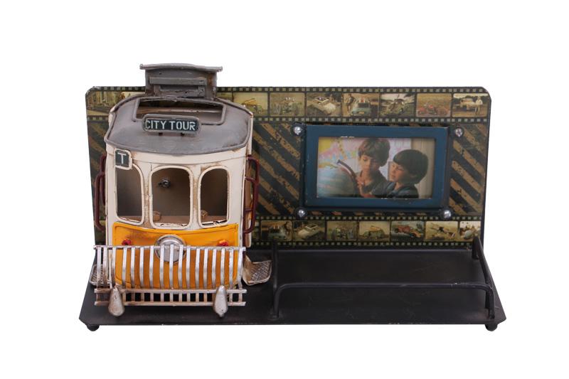 Декоративная металлическая подставка для ручек в рамке на тему трамвая 
Декоративная металлическая подставка для ручек в рамке на тему трамвая