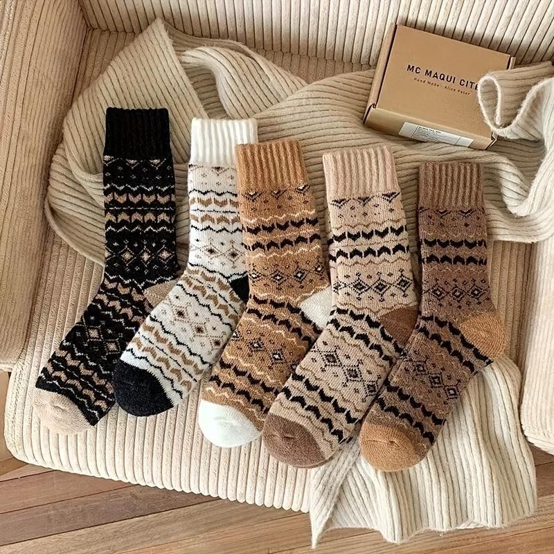 5 Pairs of Warm Vintage-Style Thick Socks for Autumn And Winter, Suitable for Outdoor And Campus Wear. 5 Pairs
5 Pairs of Warm Vintage-Style Thick Socks for Autumn And Winter, Suitable for Outdoor And Campus Wear. 5 Pairs