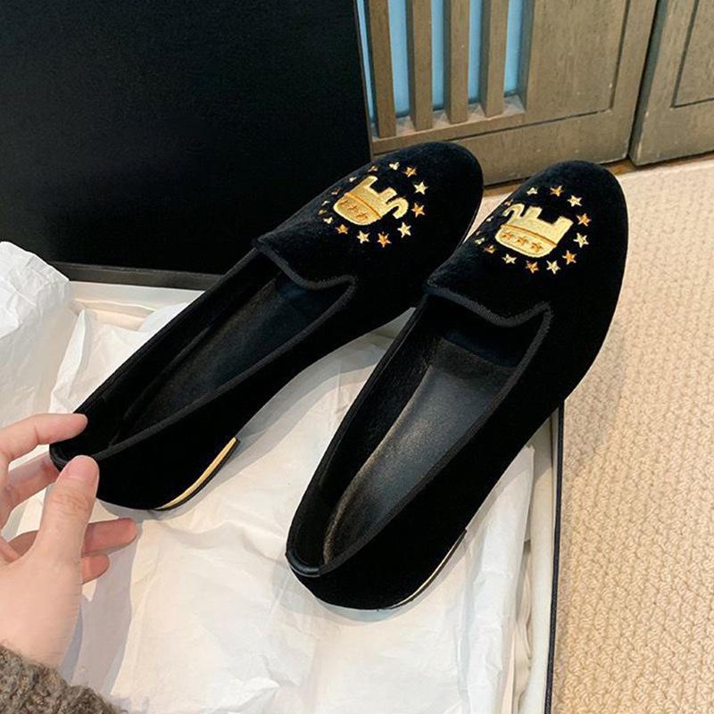 Изысканные вышитые замшевые мокасины с круглым носком для женщин - коллекция осень 2024 г. 40 чёрный
Изысканные вышитые замшевые мокасины с круглым носком для женщин - коллекция осень 2024 г. 40 чёрный