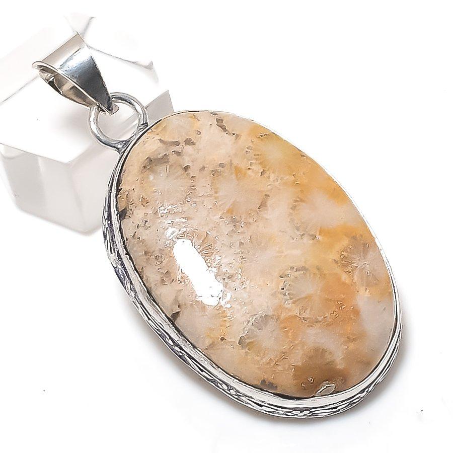 Ископаемый коралл Драгоценный камень Ручная работа 925 Стерлинговое серебро Ювелирное изделие Подвеска 2.01 q9N49
Ископаемый коралл Драгоценный камень Ручная работа 925 Стерлинговое серебро Ювелирное изделие Подвеска 2.01 q9N49