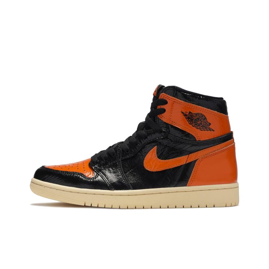кроссовки Jordan 1 Retro High Shattered Backboard 3.0 Vintage basketball shoes Male 555088-028
кроссовки Jordan 1 Retro High Shattered Backboard 3.0 Vintage basketball shoes Male 555088-028